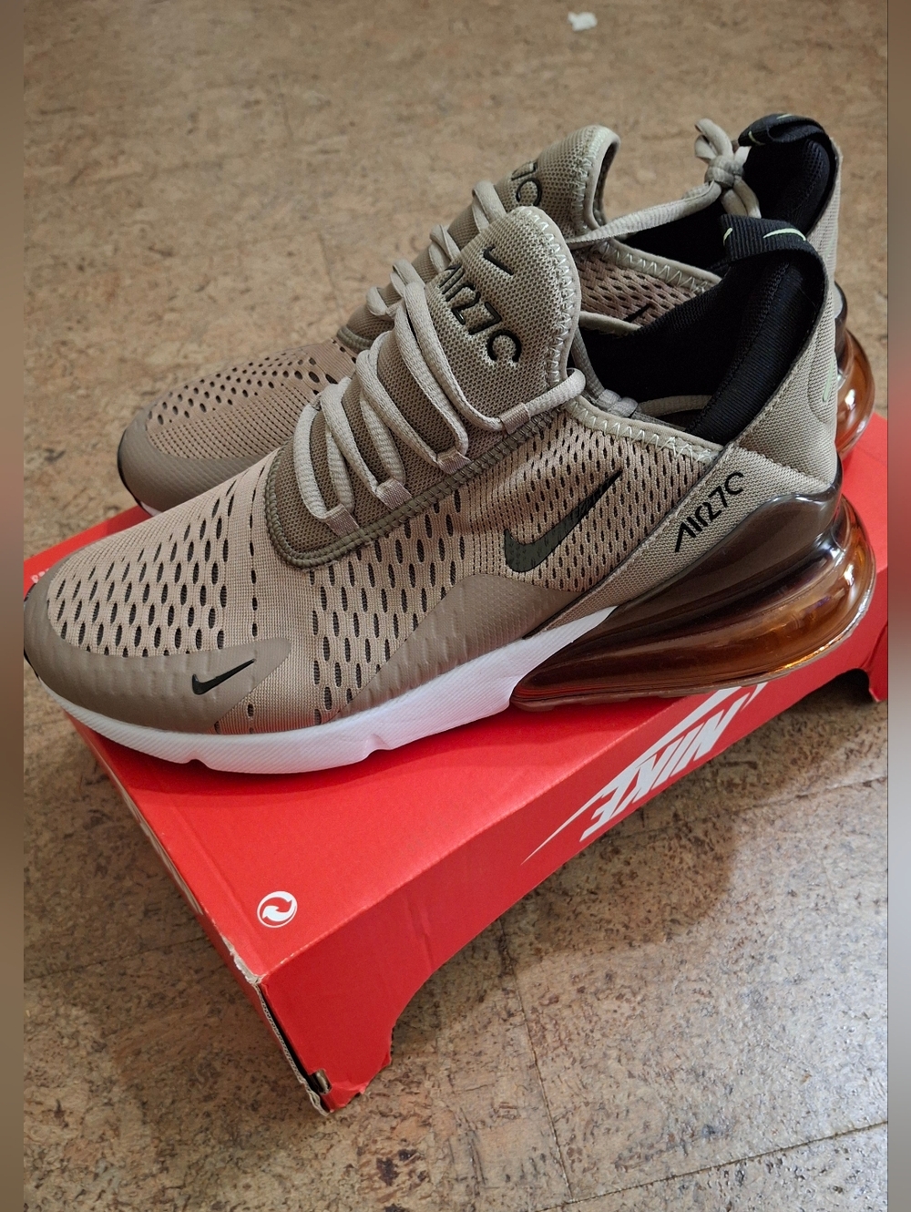 Nike Air Max 270 Men's Tan and Black Sneakers NWOB